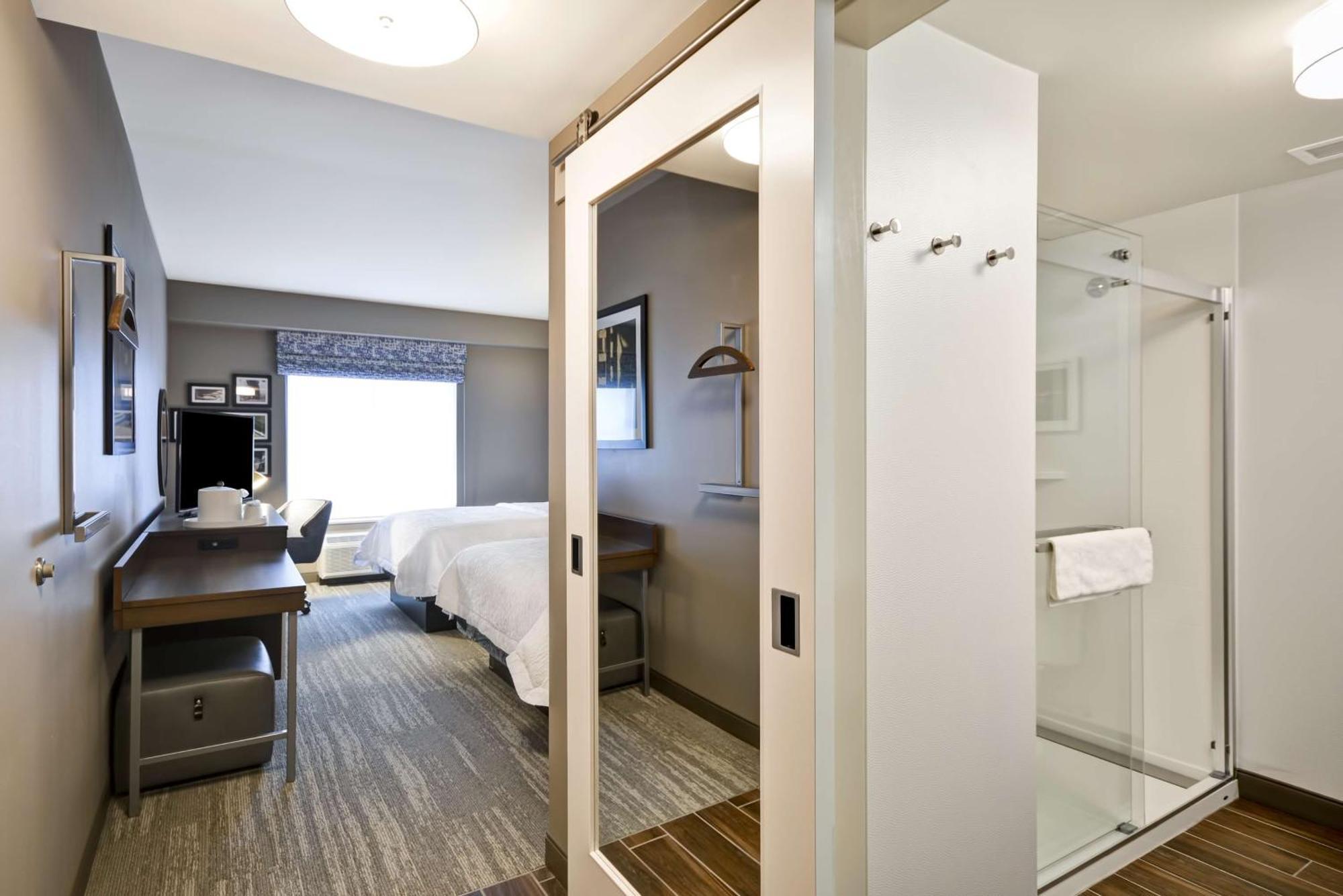 Hampton Inn Livonia Detroit Exterior photo
